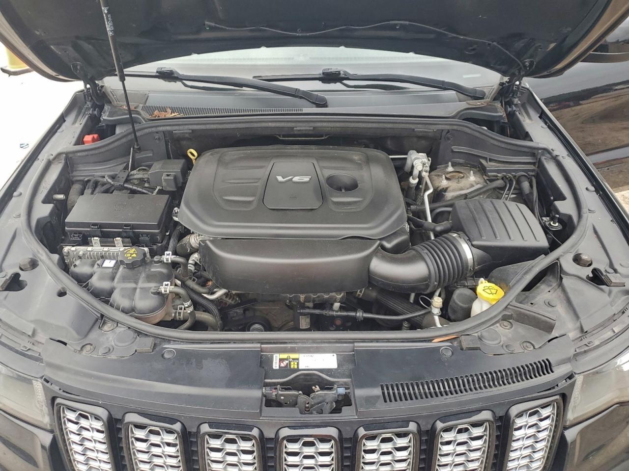 Jeep Grand Cherokee Laredo Image 12