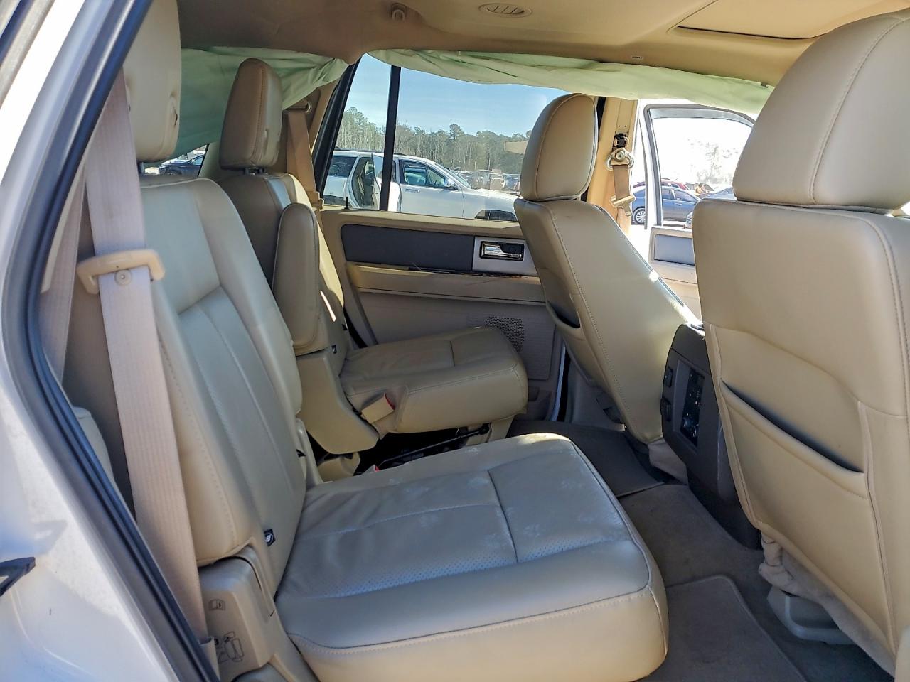 Ford Expedition Xlt Image 3