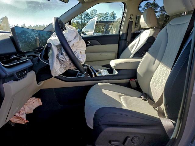 Kia Carnival Ex Image 3