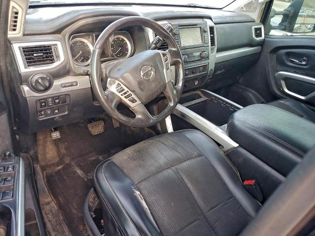 Nissan Titan Sl Image 10