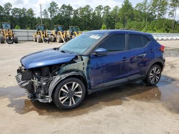  Salvage Nissan Kicks