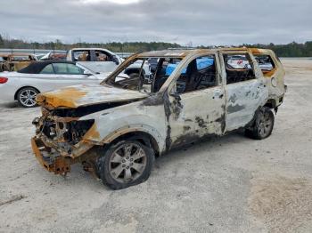  Salvage Kia Borrego