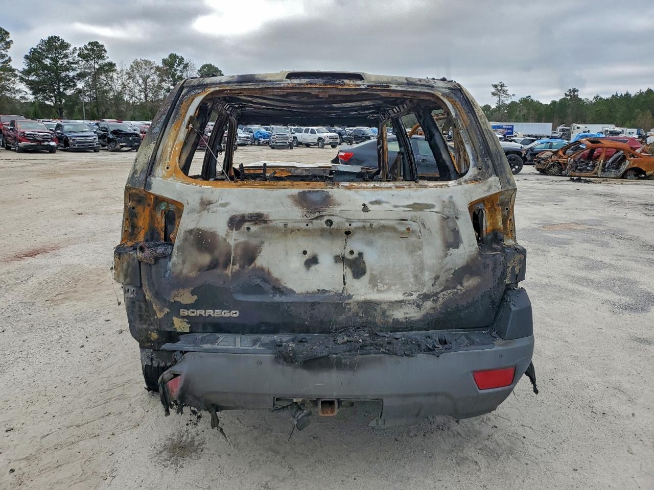 Kia Borrego Lx Image 7