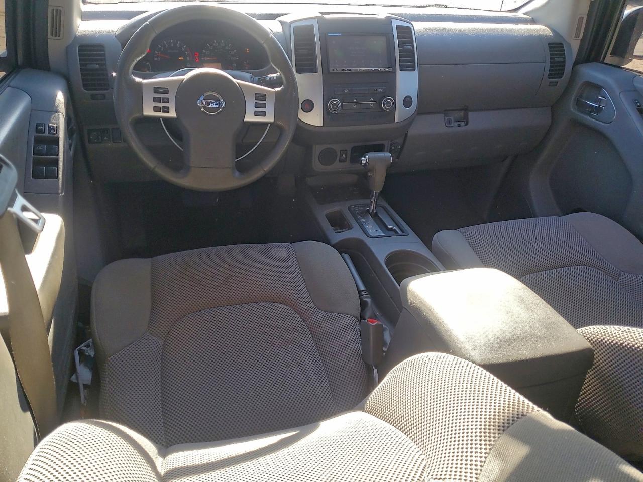 Nissan Frontier S Image 9