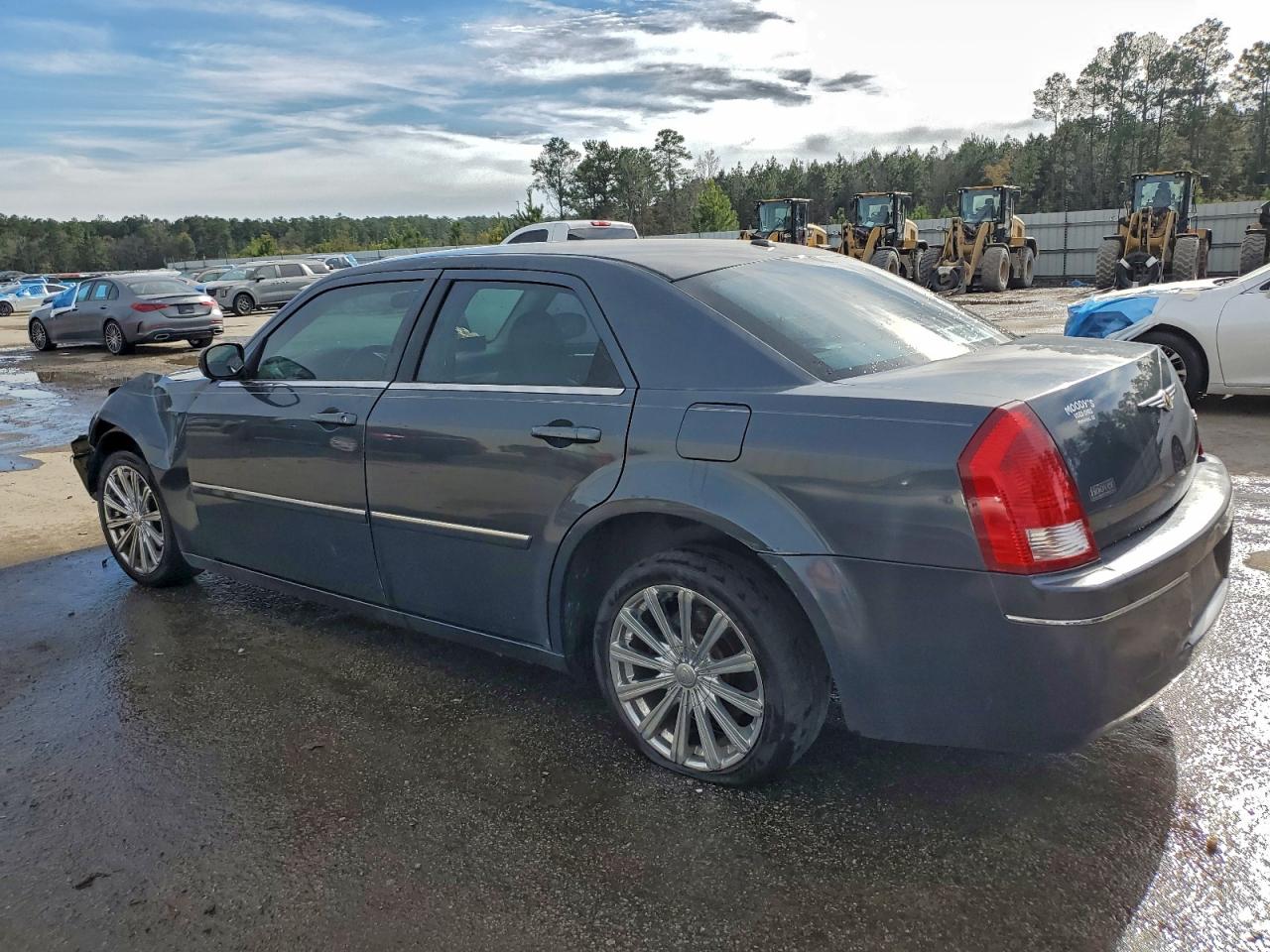 Chrysler 300 Touring Image 6