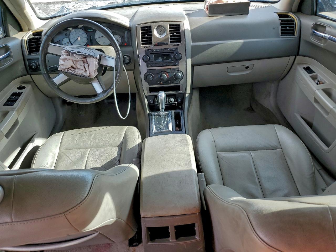 Chrysler 300 Touring Image 10