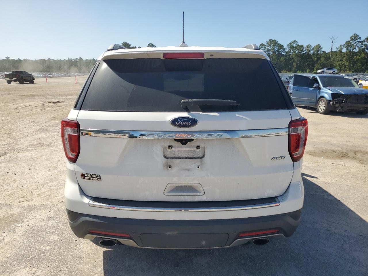 Ford Explorer Xlt Image 6
