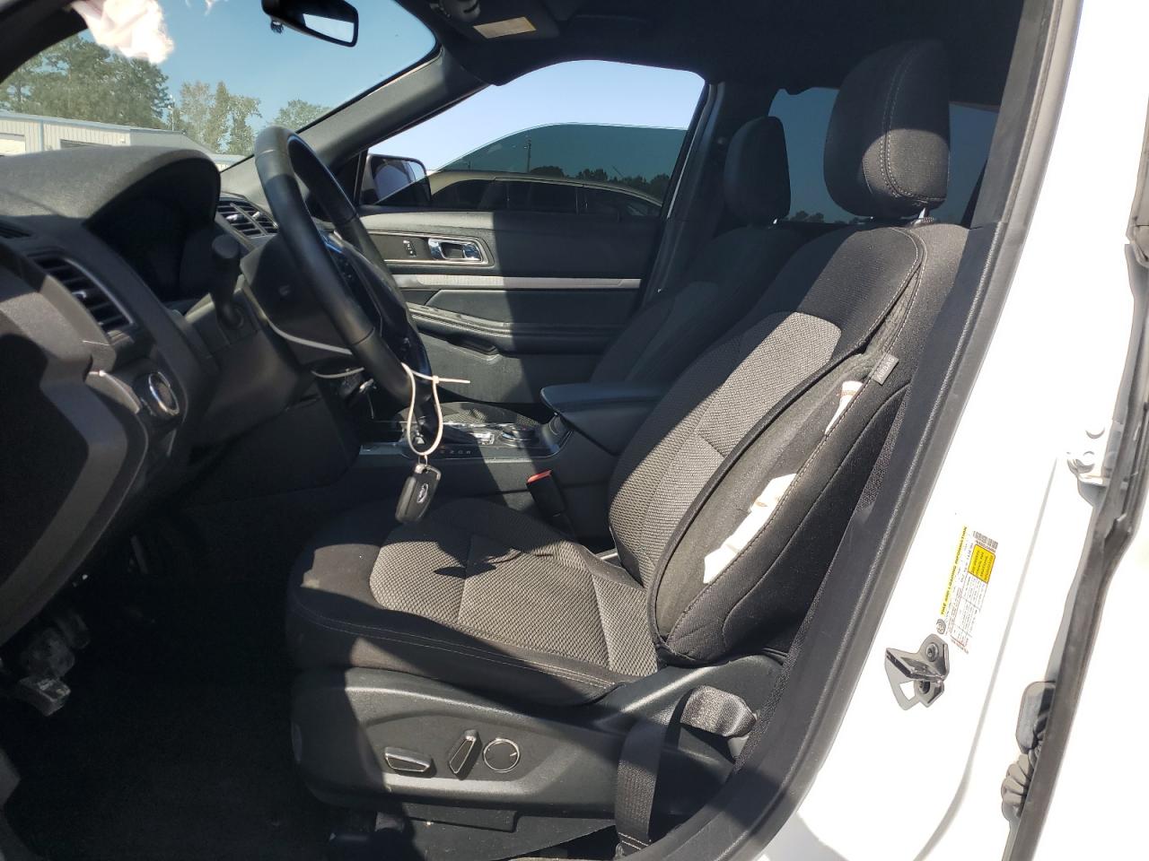 Ford Explorer Xlt Image 7