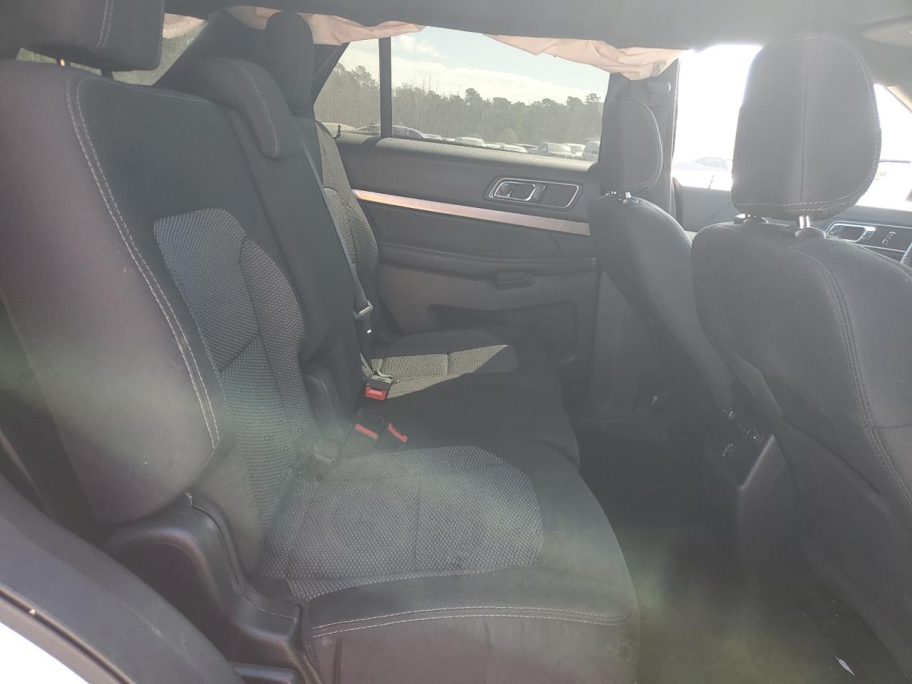 Ford Explorer Xlt Image 9