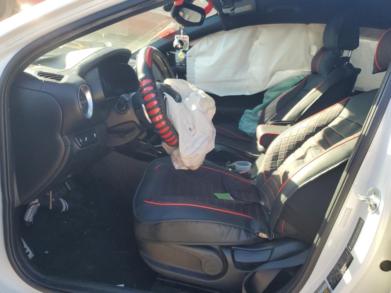 Kia Forte Gt Image 6