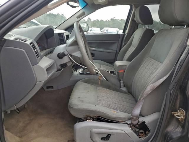 Jeep Grand Cherokee Laredo Image 3