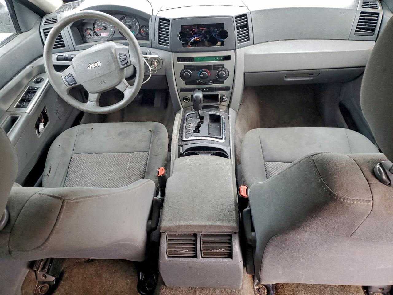 Jeep Grand Cherokee Laredo Image 7