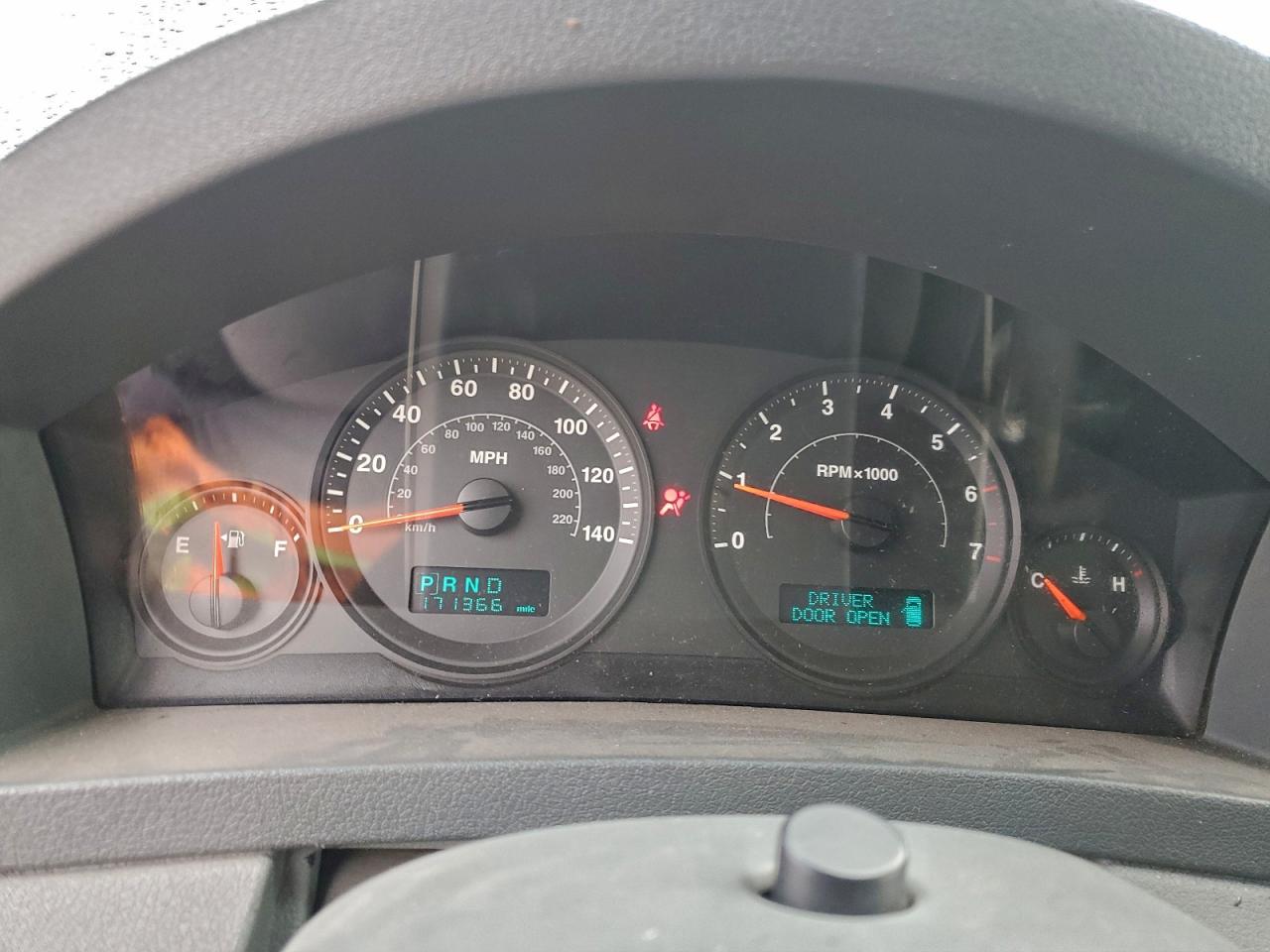 Jeep Grand Cherokee Laredo Image 8