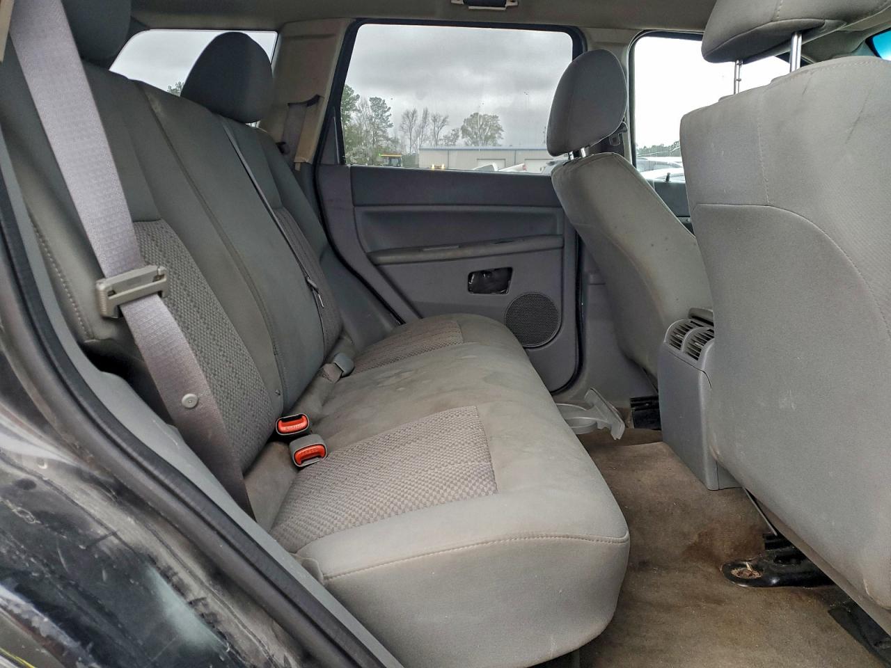 Jeep Grand Cherokee Laredo Image 10