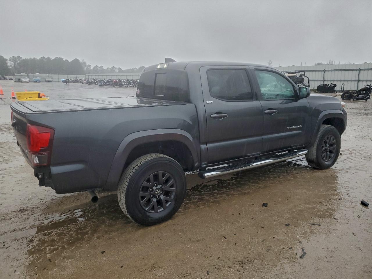 Toyota Tacoma Double Cab Image 5