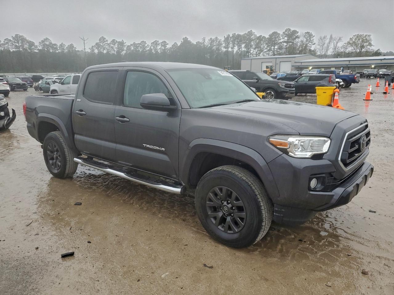 Toyota Tacoma Double Cab Image 12