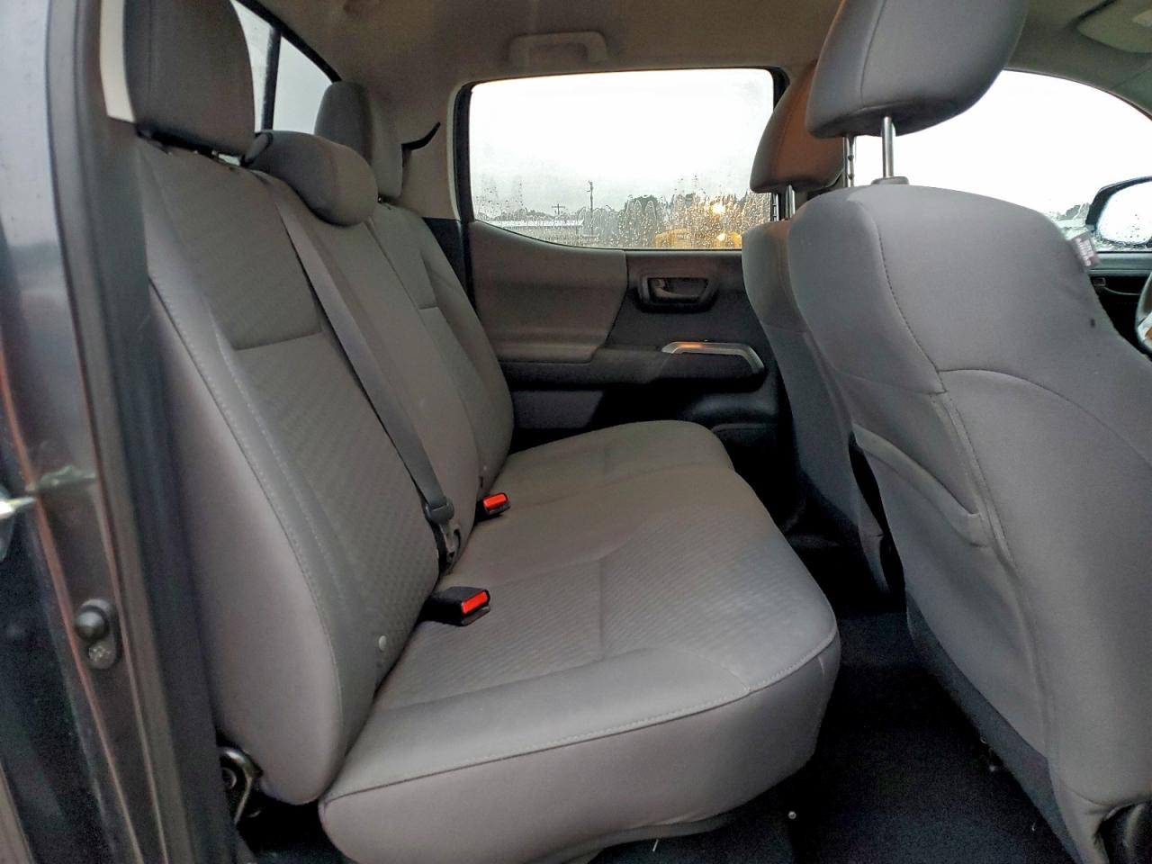 Toyota Tacoma Double Cab Image 8