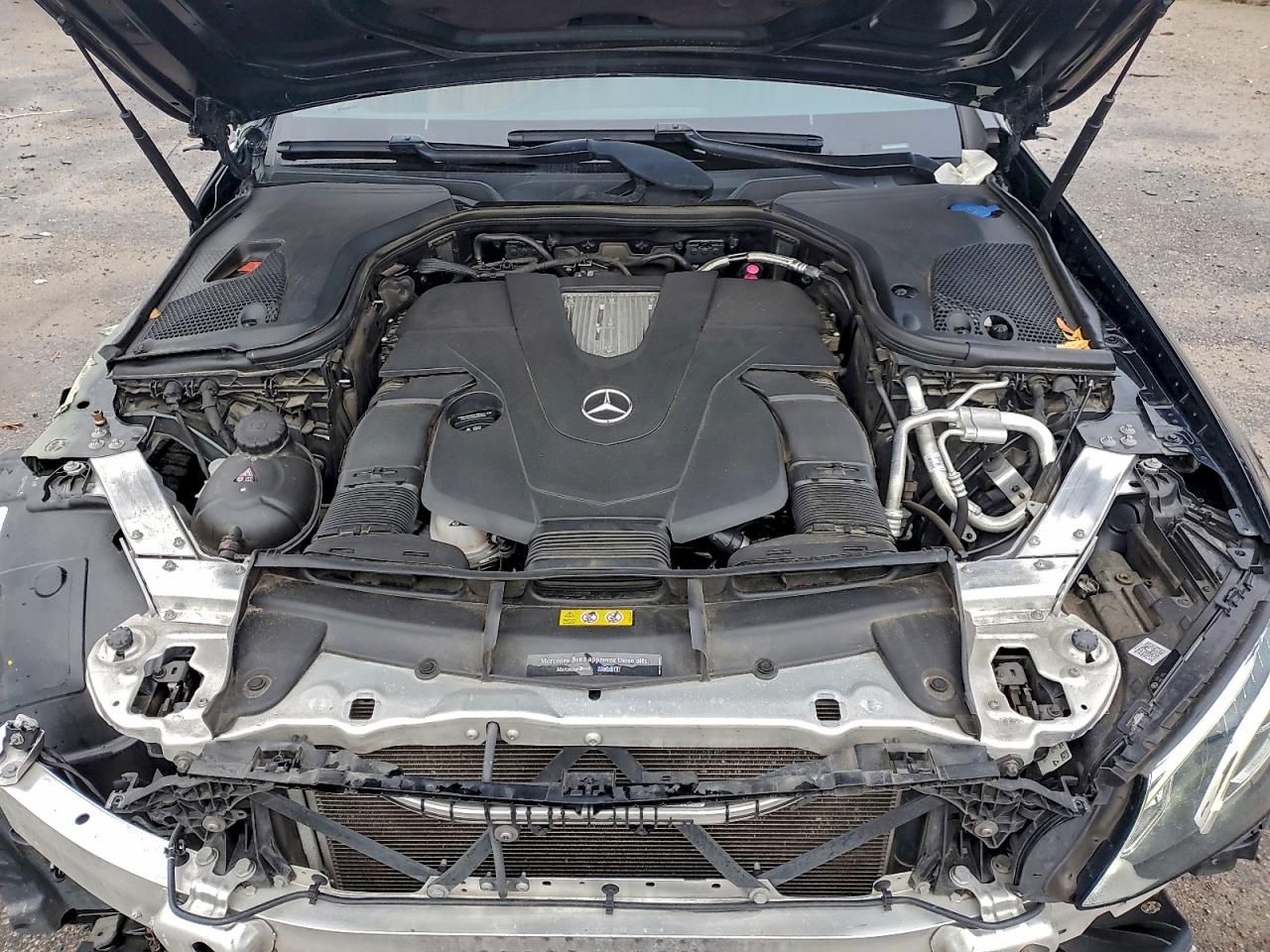 Mercedes-Benz E-Class 450 4matic Image 8