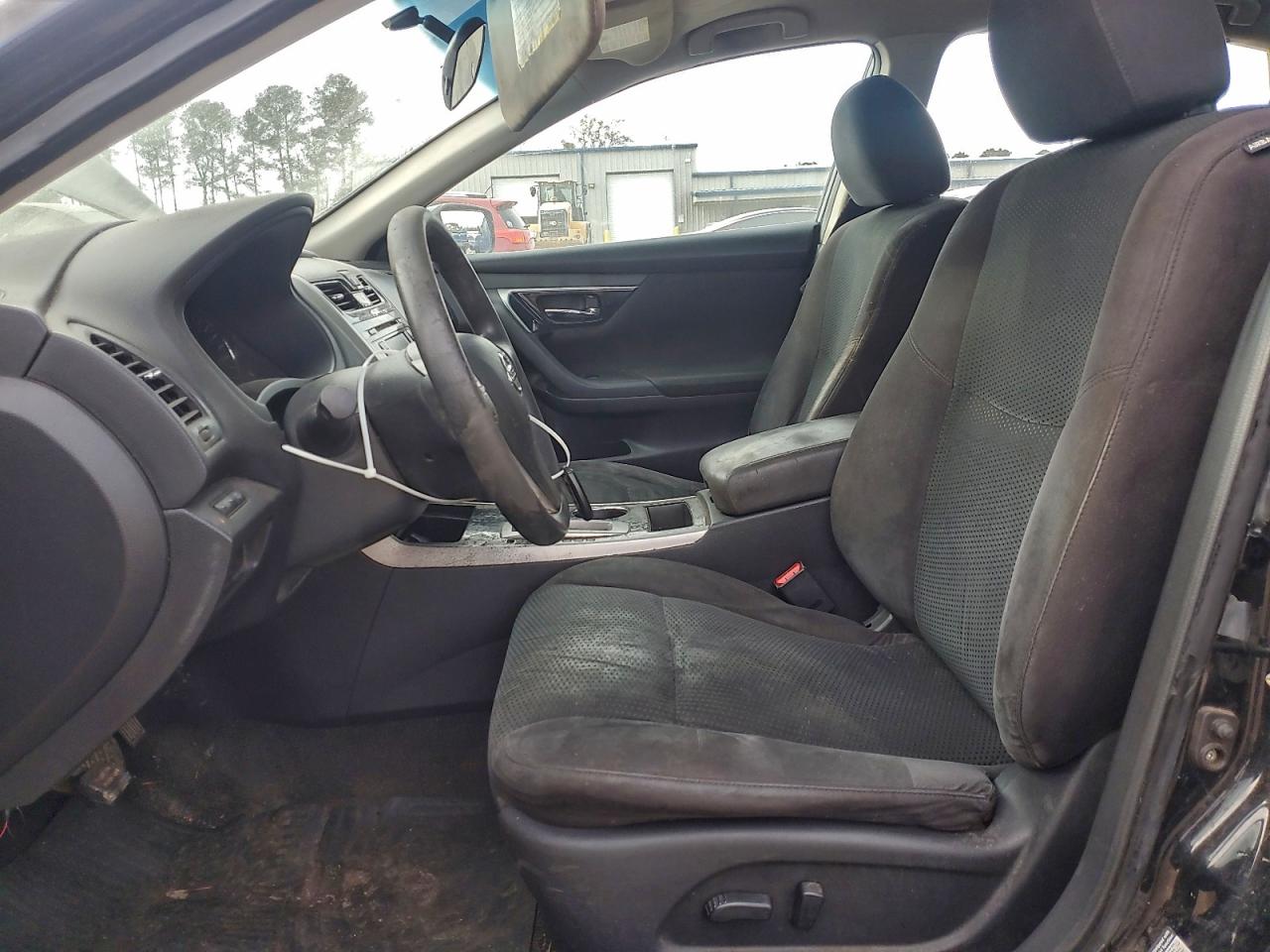 Nissan Altima 2.5 Image 2