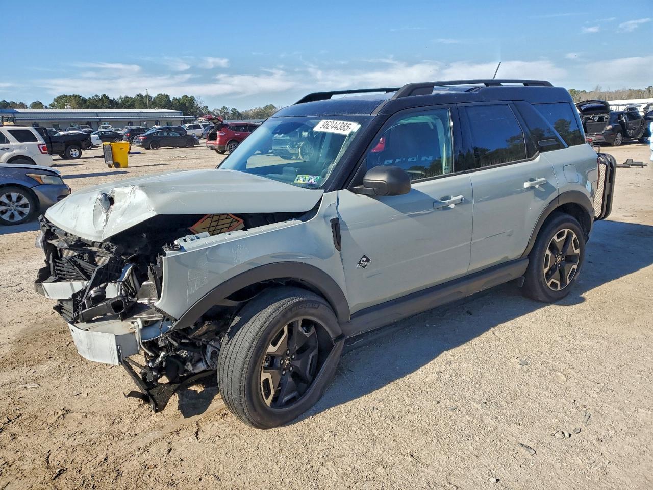 Ford Bronco Outer Banks Image 1