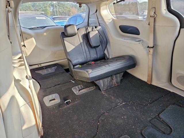 Chrysler Pacifica Touring L Image 9