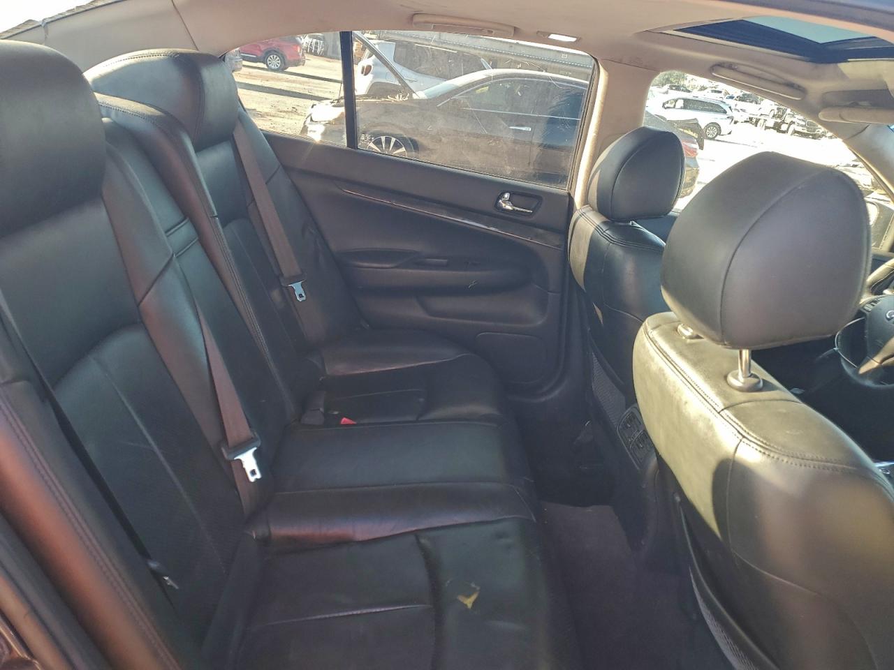 INFINITI G25 Image 12