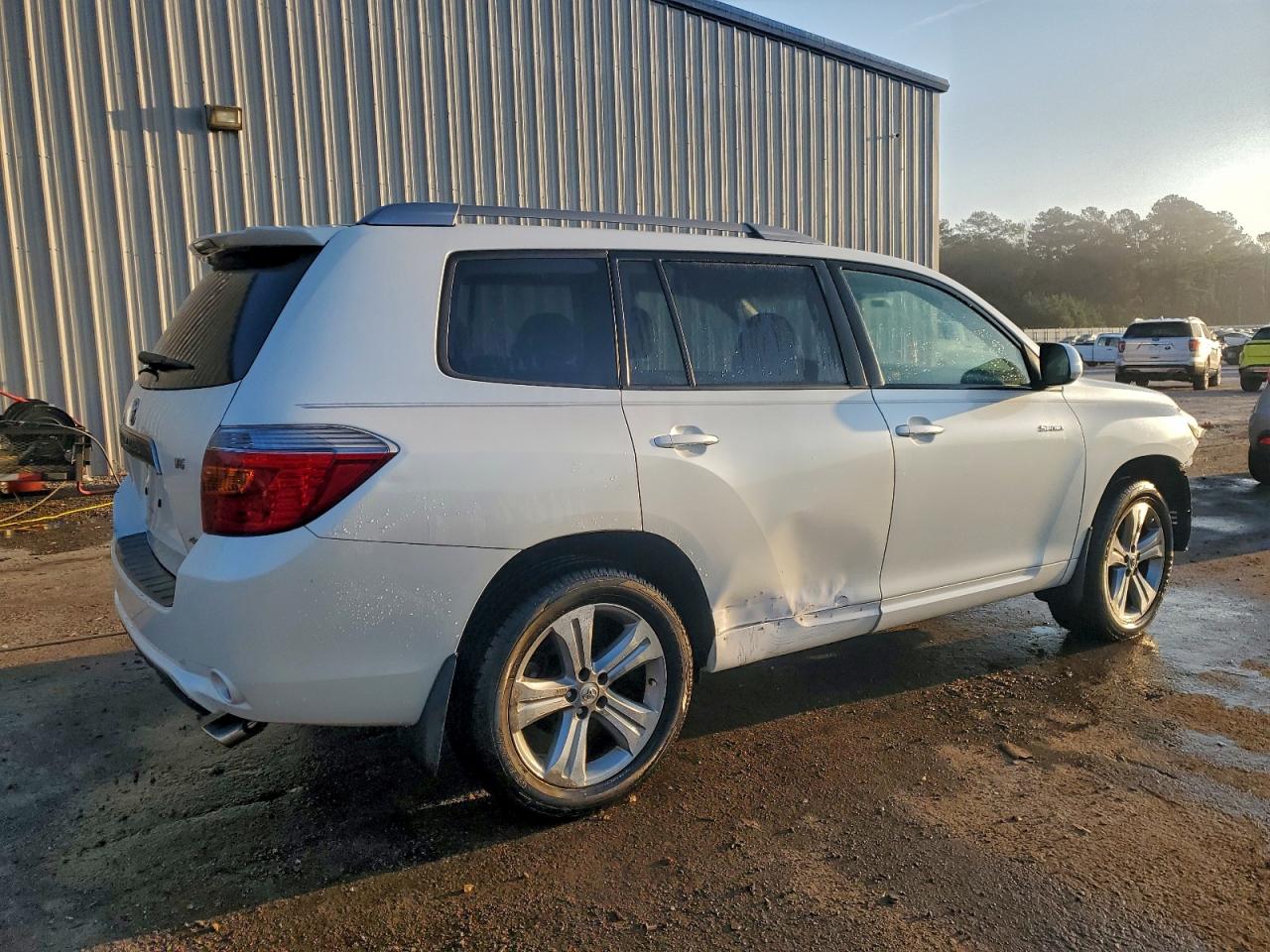 Toyota Highlander Sport Image 8