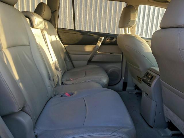 Toyota Highlander Sport Image 6