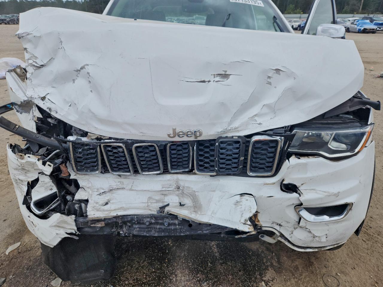 Jeep Grand Cherokee Limited Image 13