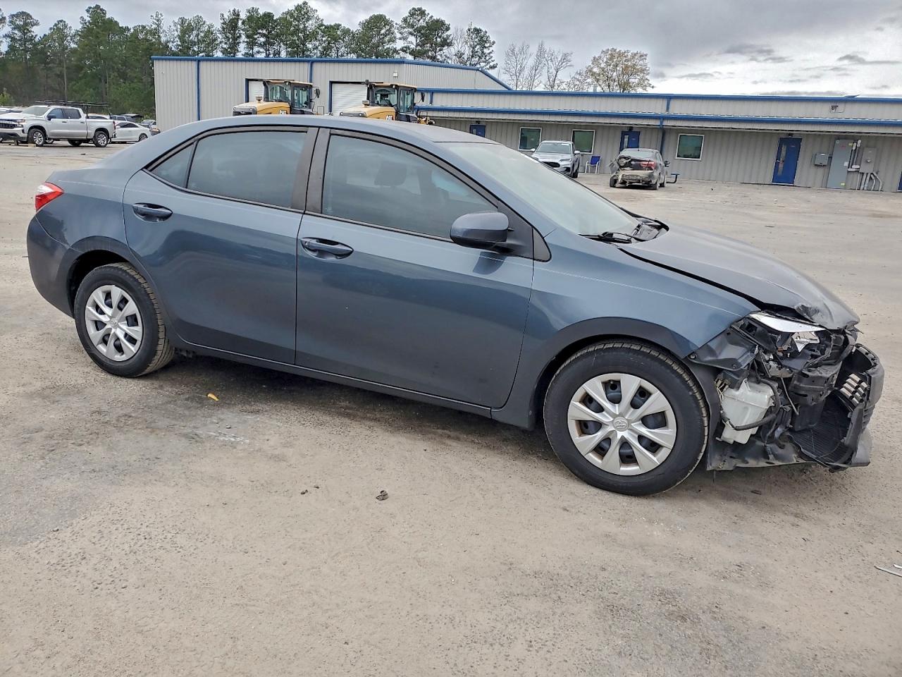 Toyota Corolla L Image 4