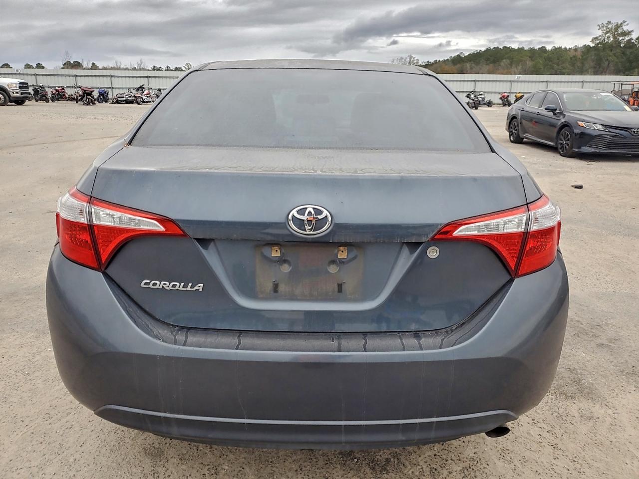 Toyota Corolla L Image 6