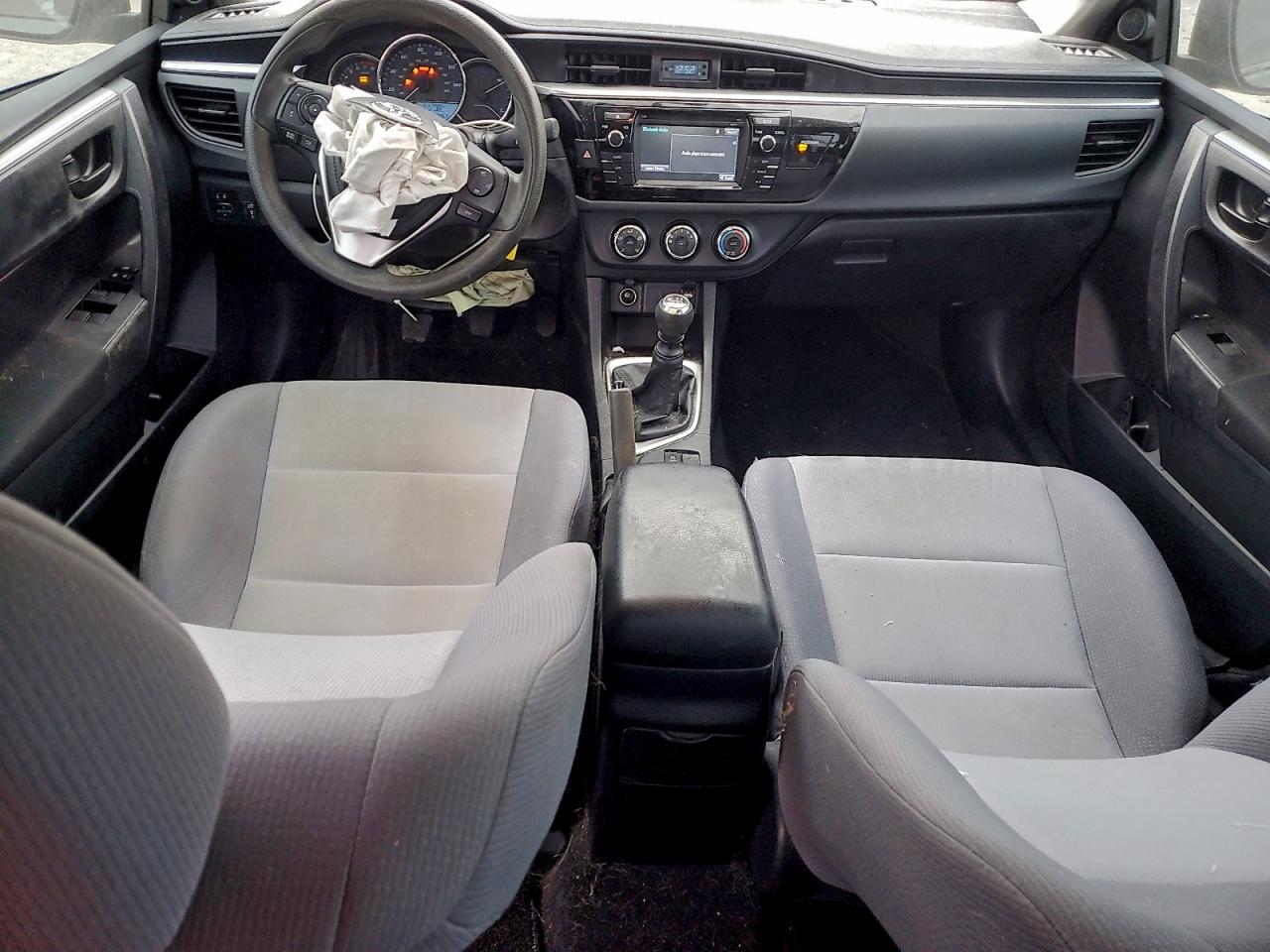 Toyota Corolla L Image 10