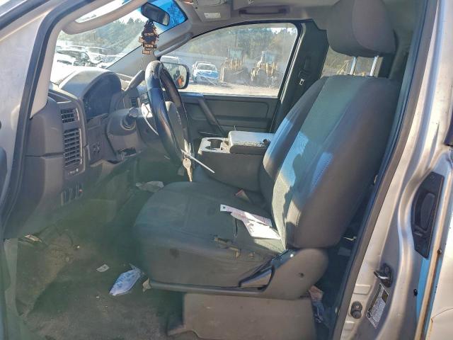 Nissan Titan Xe Image 8