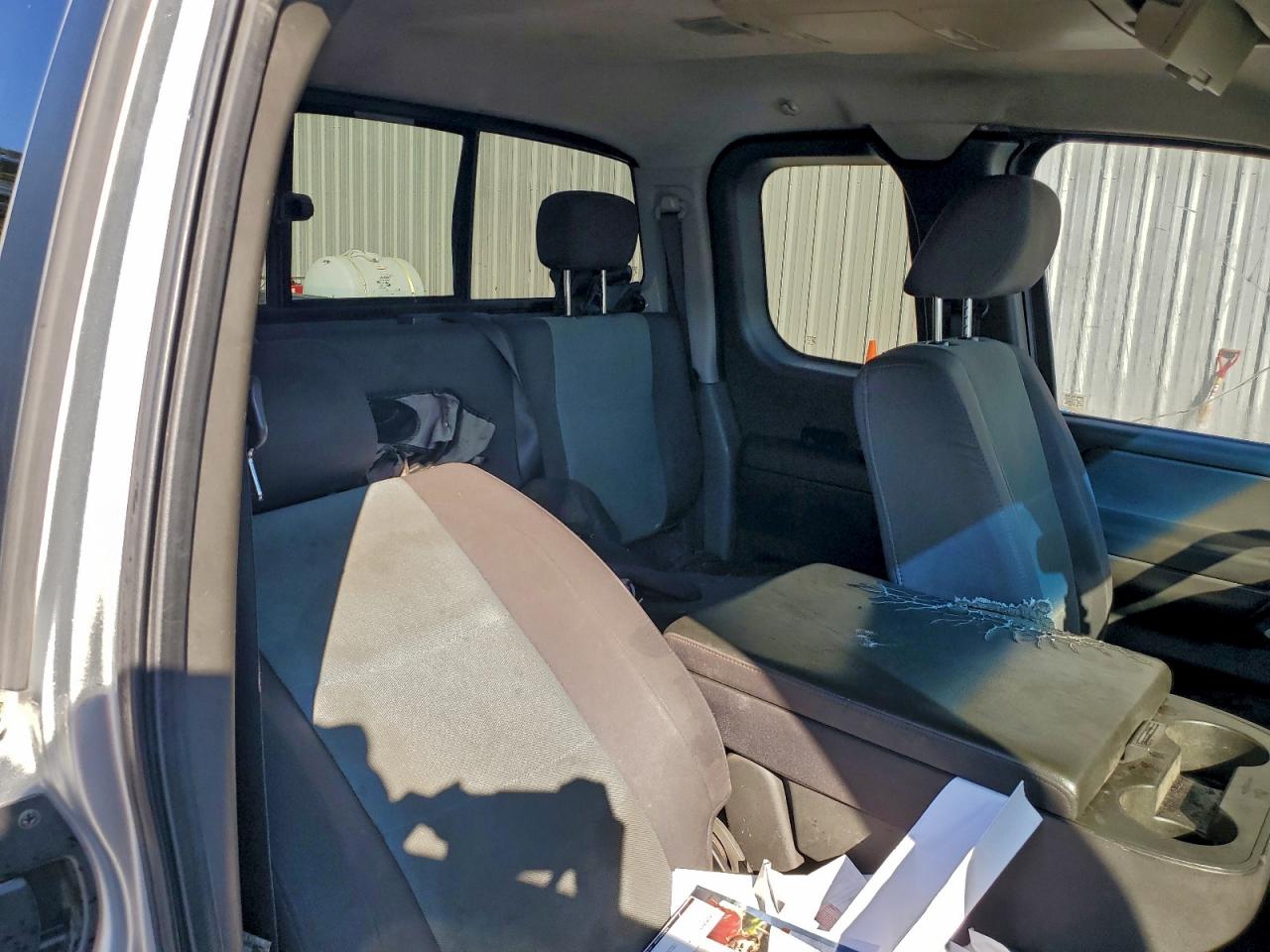 Nissan Titan Xe Image 5