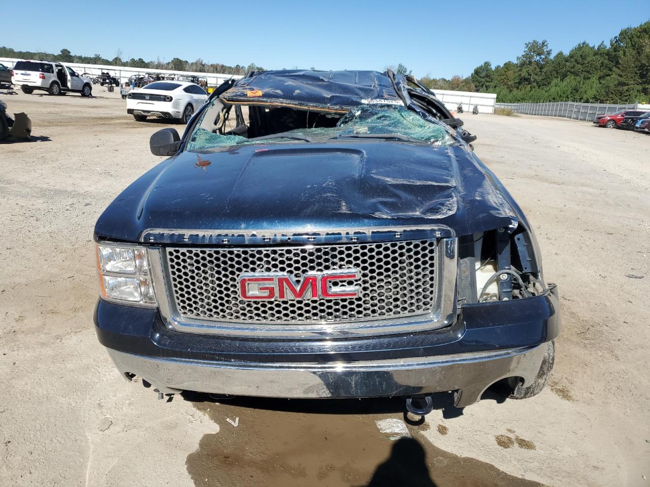 GMC Sierra K1500 Image 2