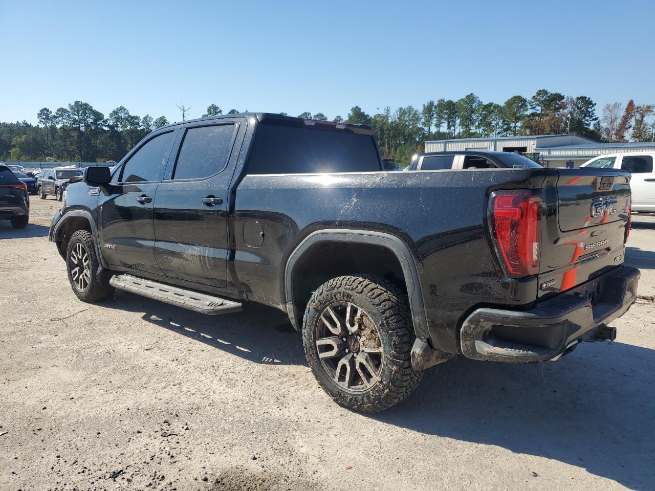 GMC Sierra K1500 At4 Image 3