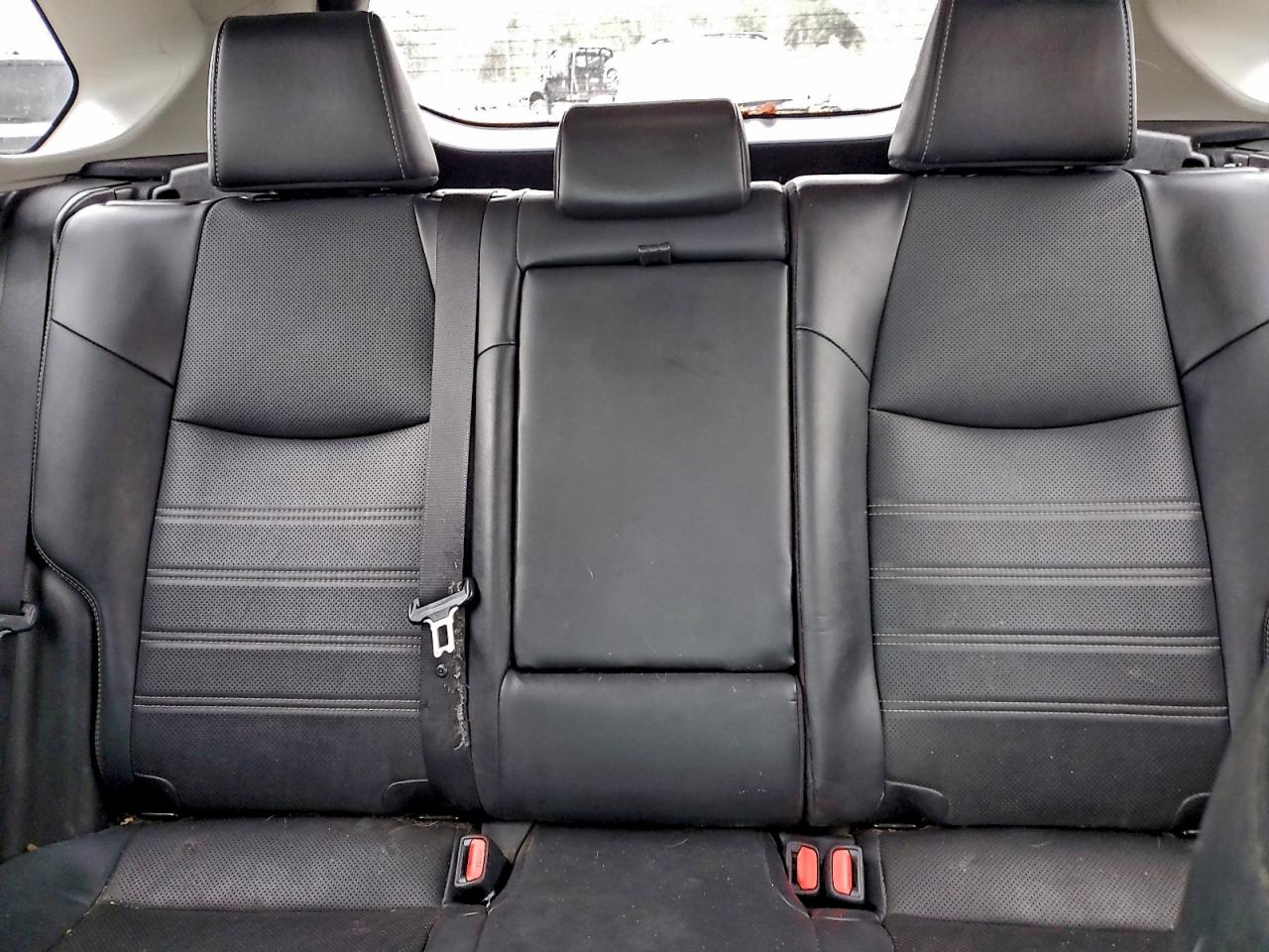 Toyota RAV4 Limited Image 8