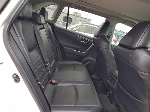 Toyota RAV4 Limited Image 13