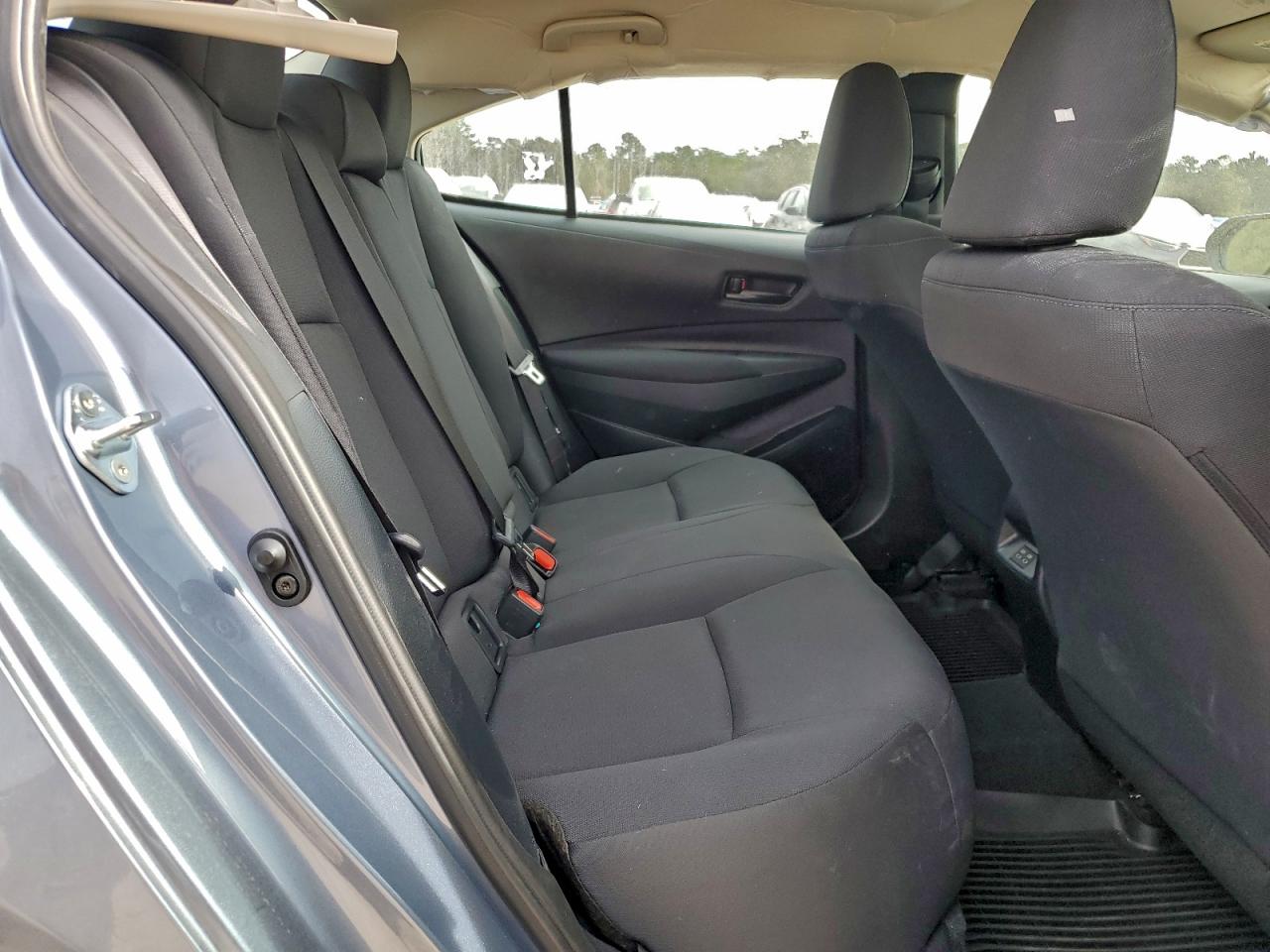 Toyota Corolla Le Image 9