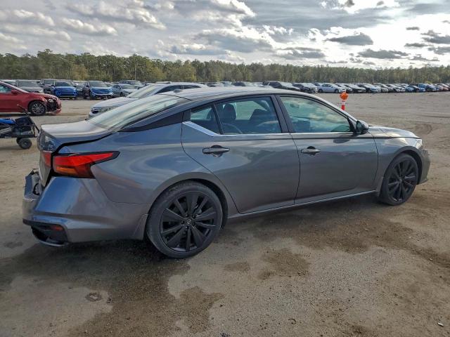 Nissan Altima Sr Image 6