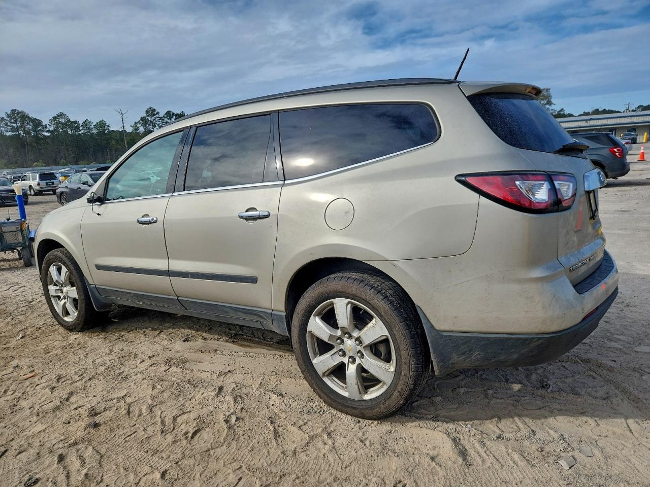 Chevrolet Traverse Lt Image 2