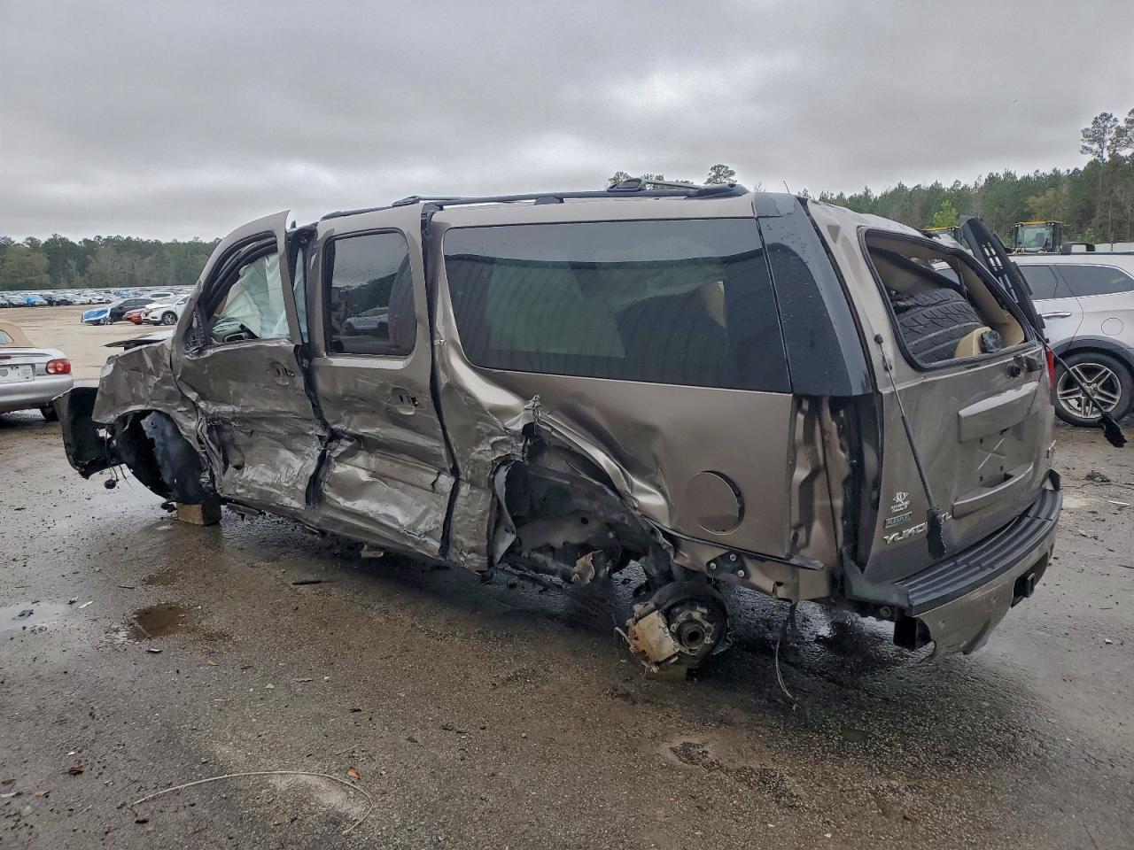 GMC Yukon C1500 Slt Image 11