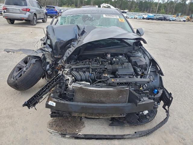 Hyundai ELANTRA Sel Image 4