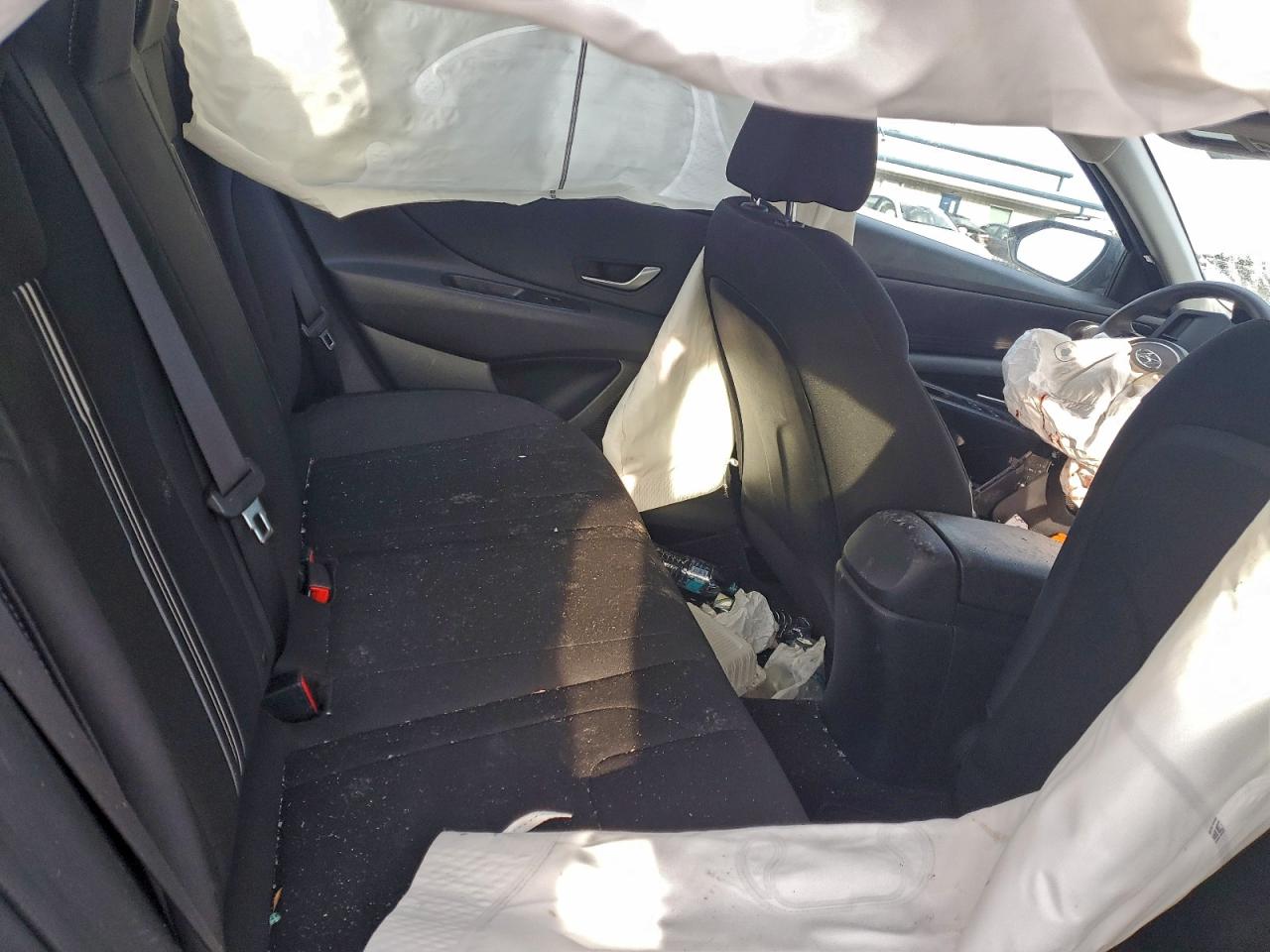 Hyundai ELANTRA Sel Image 12