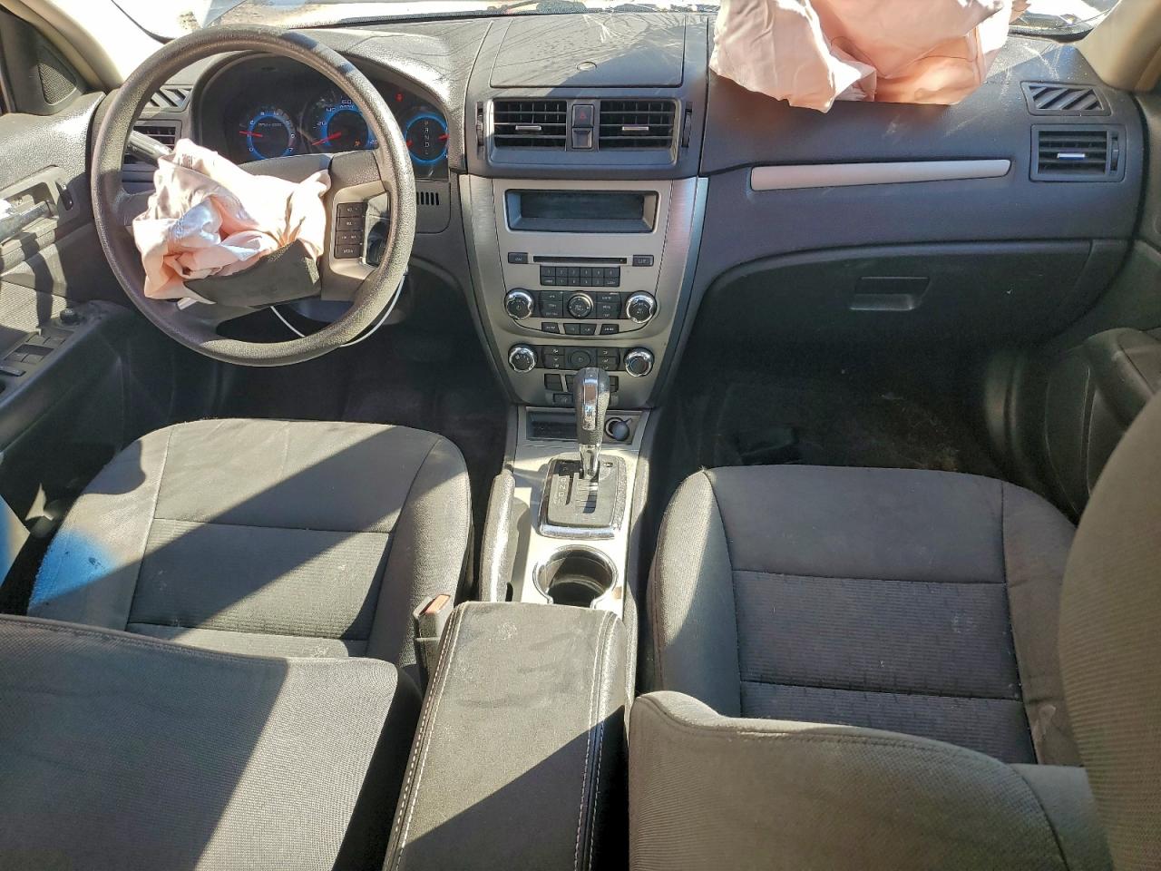 Ford Fusion Se Image 8