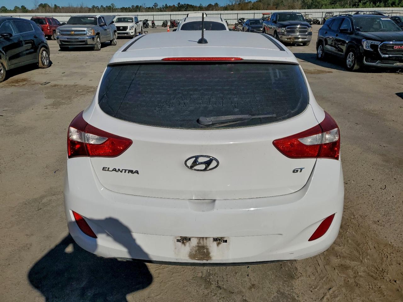 Hyundai ELANTRA Image 6