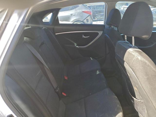 Hyundai ELANTRA Image 3