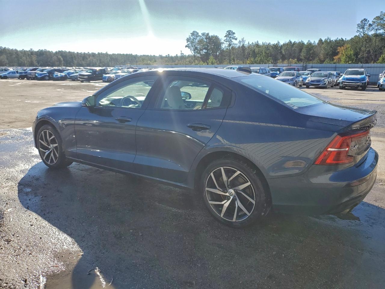 Volvo S60 T5 Momentum Image 2