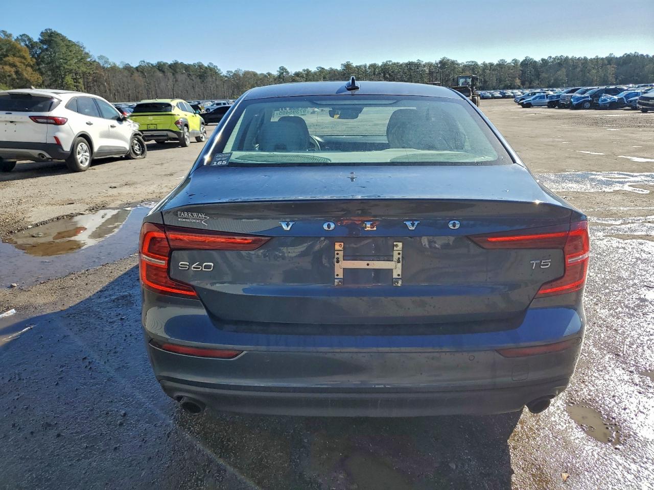 Volvo S60 T5 Momentum Image 12
