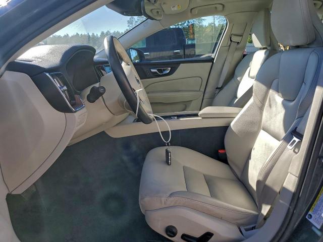 Volvo S60 T5 Momentum Image 7